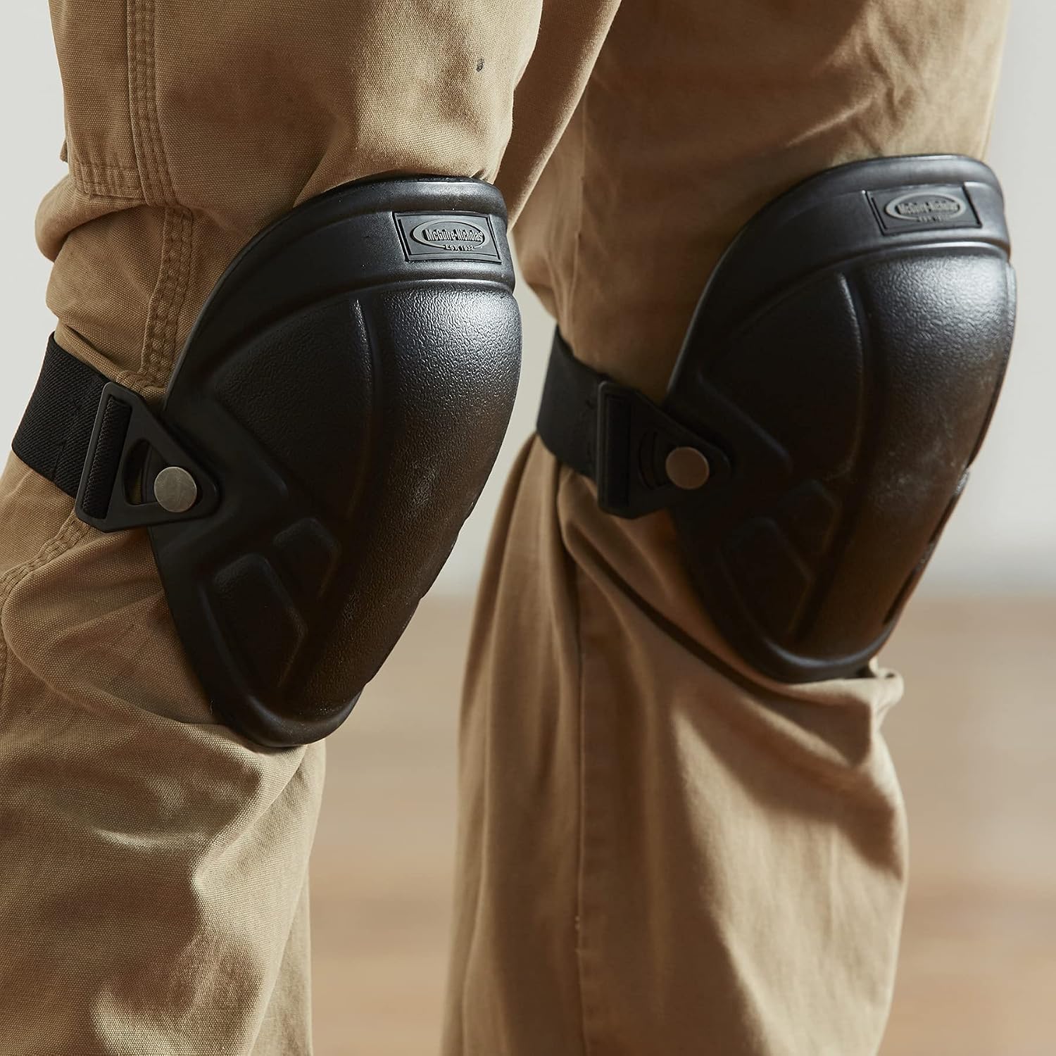 McGuire-Nicholas Tuff Shell Knee Pads, 1 Pair, Navy and Black | EVA foam padding, tri-buckle elastic straps for secure fit, ideal for flooring, construction, plumbing, and gardening - Image 3